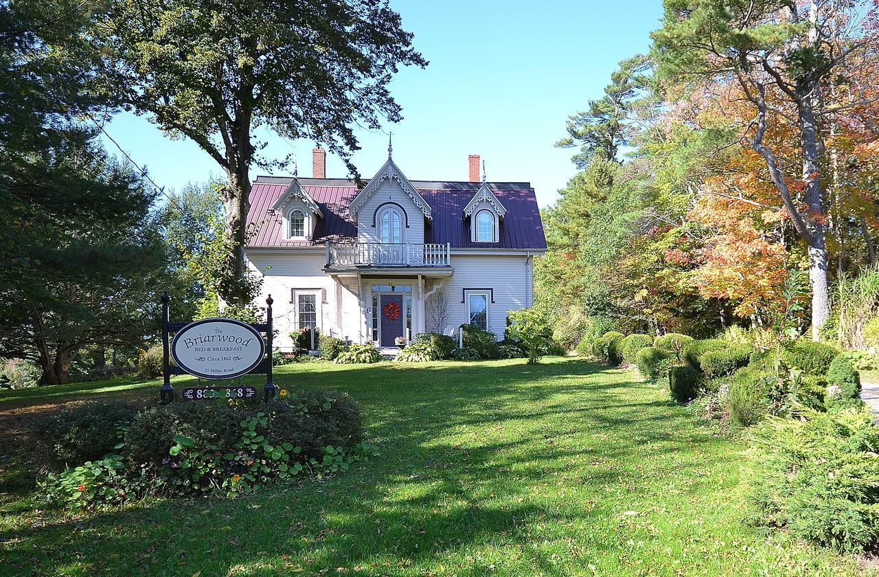 石南木住宿加早餐旅馆 Elmsdale 外观 照片